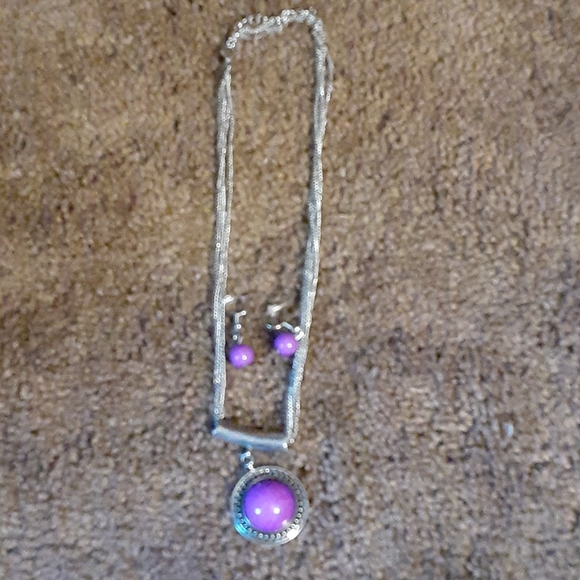Beautiful Purple necklace, and earrings set. - Picture 3 of 4